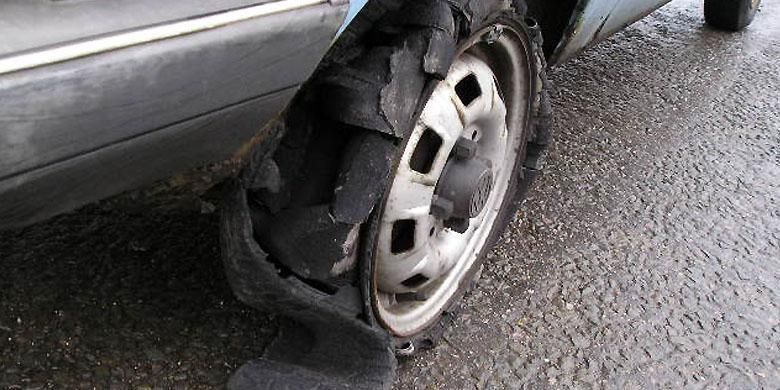 Ban Mobil Meledak - Featured Image