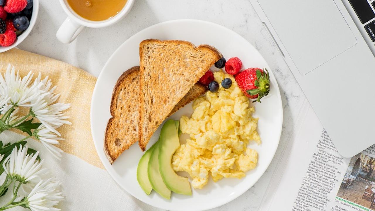 5 Sarapan Sehat Menurut Ahli Gizi - Featured Image