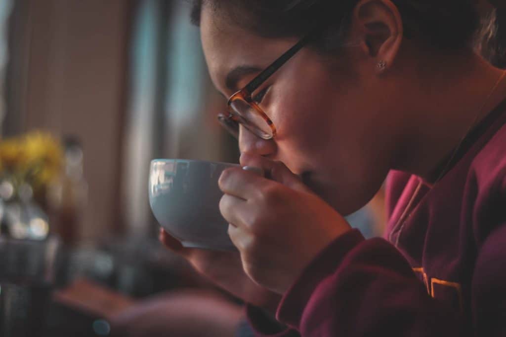 Efek Samping Minum Kopi Sebelum Makan - Featured Image