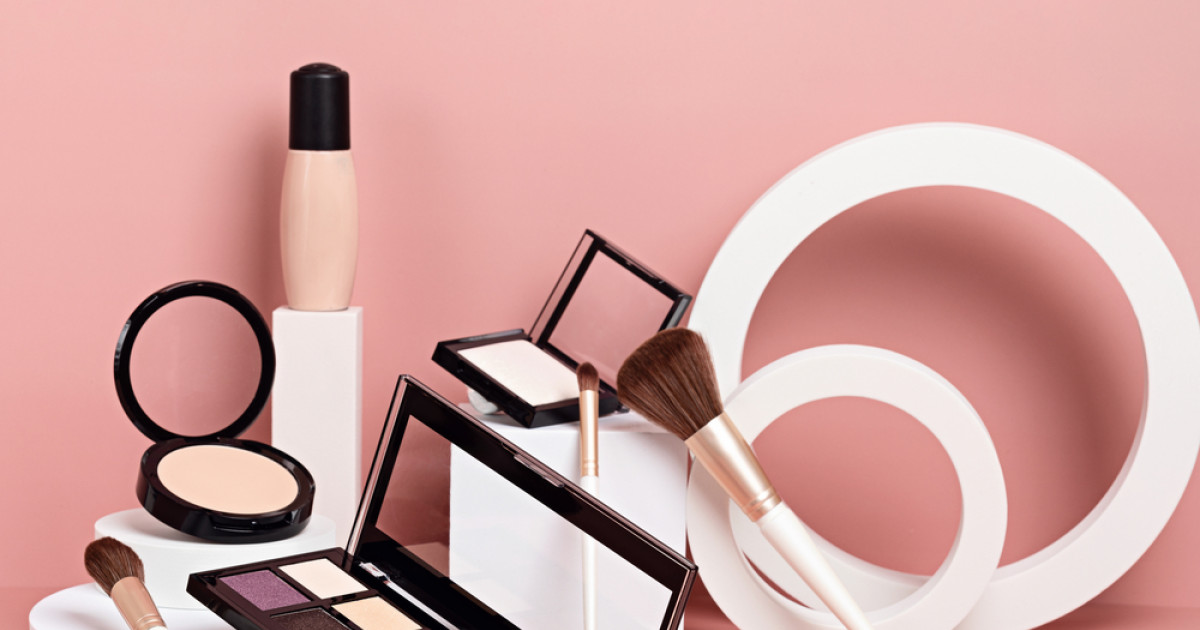 Top 7 Brand Kosmetik Lokal yang Banyak Digunakan di Indonesia - Featured Image