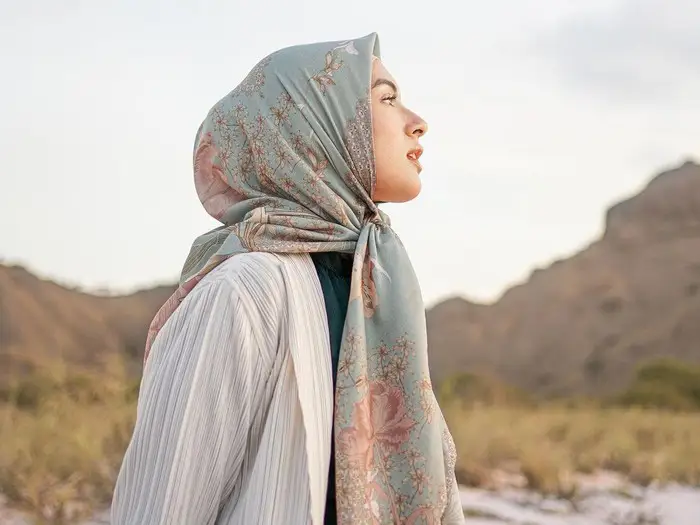 Variasi Warna dan Motif: Brand Hijab Lokal Indonesia yang Menginspirasi - Featured Image