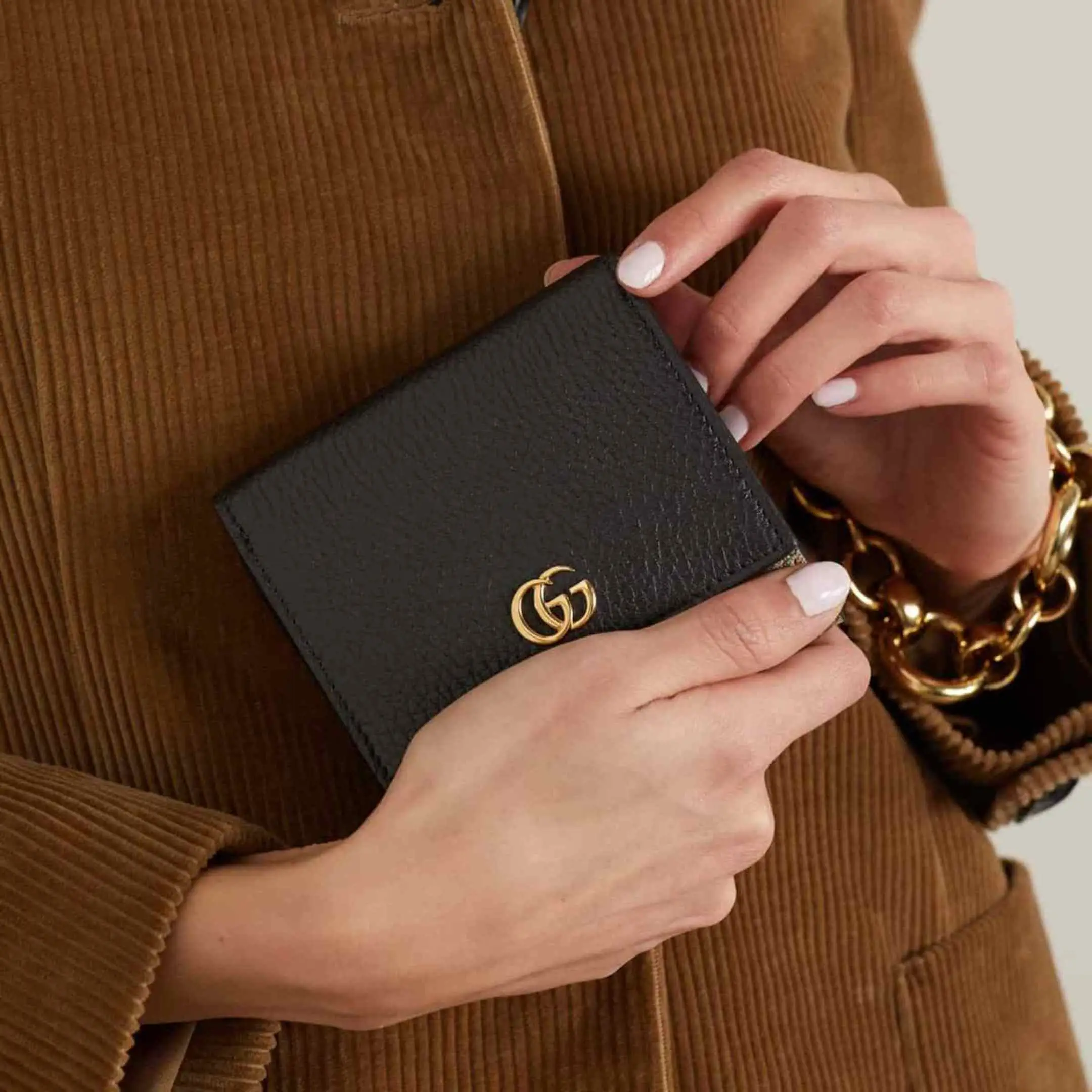 10 Dompet Wanita Branded Yang Unik dan Banyak Digunakan - Featured Image