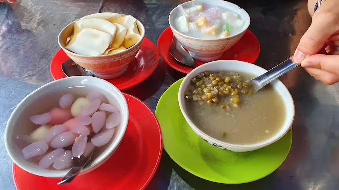 8 Minuman Hangat: Dari Wedang Jahe Hingga Kacang Ijo - Featured Image