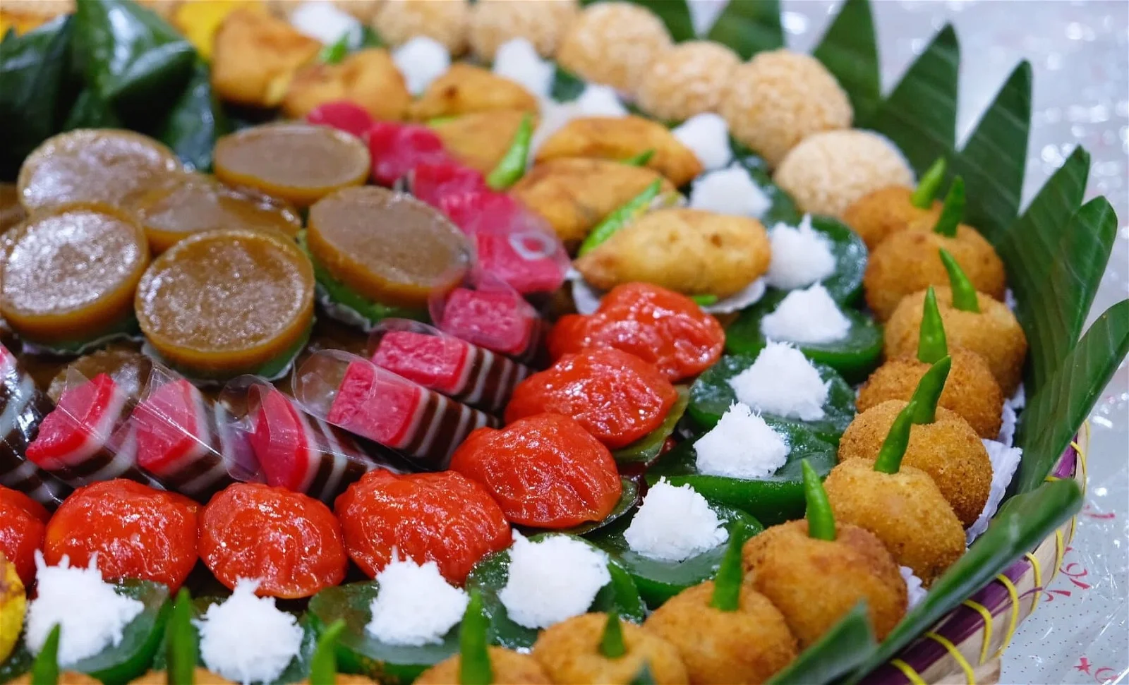 12 Makanan Pasar Tradisional Yang Sering Ditemukan Dimana-Mana - Featured Image
