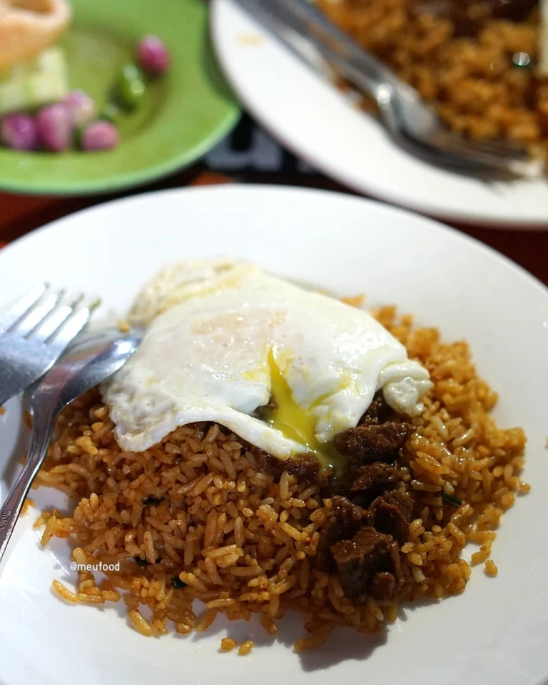 10 Tempat Jajanan Di Medan Yang Harus Di Kunjungi - Nasi Goreng Wak Ribut