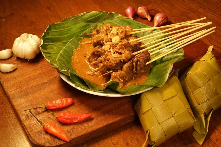 10 Tempat Makan Murah Jakarta, Hemat Di Ibukota! - Sate Padang H. Ajo Manih