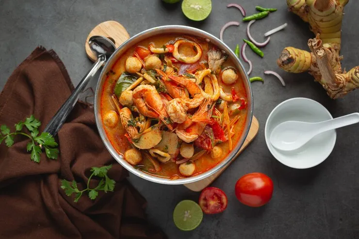 10 Rekomendasi Makanan Saat Hujan, Bikin Anget! - Featured Image