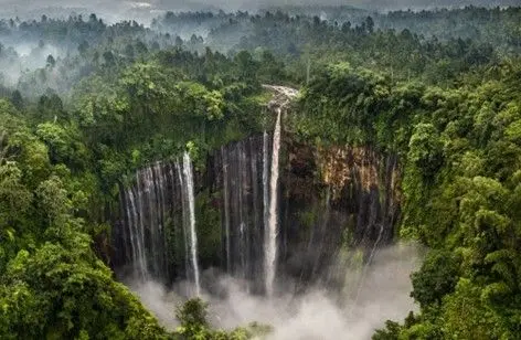 Daftar 10 Air Terjun Terindah Di Indonesia - Featured Image