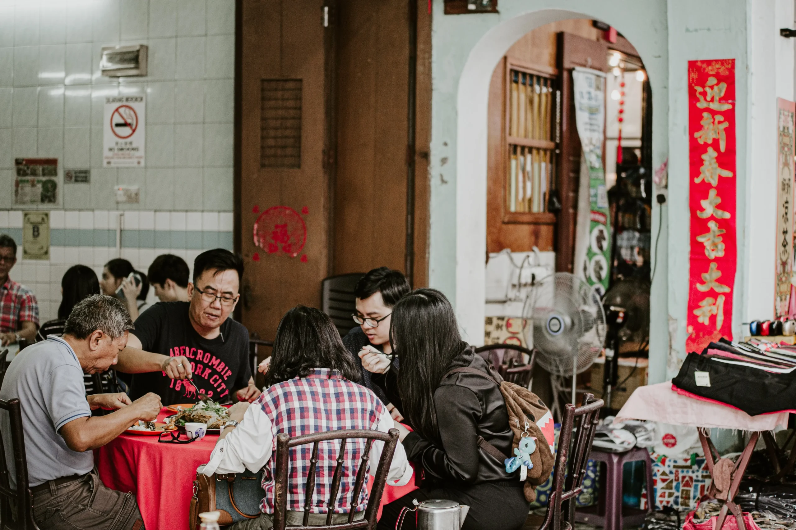7 Makanan yang Sebaiknya Dihindari Saat Imlek Dan Maknanya - Featured Image